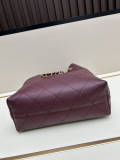 Chanel Fashion Color Contrast Splicing Chain Handbag Bucket Bag Size: 33 x 29 x 12 CM