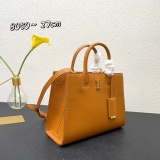 Burberry New Classic Tote Bag Crossbody Bag Size: 27 x 11 x 20 CM