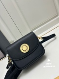Burberry New Classic Logo Cowhide Cross Bag Size: 19 x 6 x 16 CM