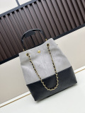 Chanel Fashion Color Contrast Splicing Chain Handbag Bucket Bag Size: 33 x 29 x 12 CM