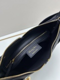 Dior New Retro Oil Wax Leather Shoulder Bag Size: 23 x 15 x 10 CM