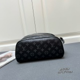 Louis Vuitton Classic Logo Printed Makeup Bag Size: 28 x 16 x 13 CM