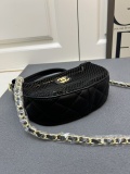 Chanel French Lace Hollow Bag Leather Chain Bag Handbag Size: 18 CM