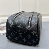 Louis Vuitton Classic Logo Printed Makeup Bag Size: 28 x 16 x 13 CM