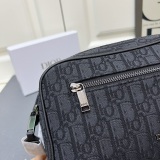 Dior Classic Floral Minimalist Makeup Bag Size: 24.5 x 14.5 x 13 CM