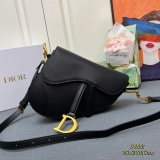 Dior New Classic Flip Saddle Bag Diagonal Cross Bag Size: 25.5 x 20 x 6.5 CM