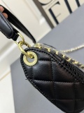 Chanel French Lace Hollow Bag Leather Chain Bag Handbag Size: 18 CM
