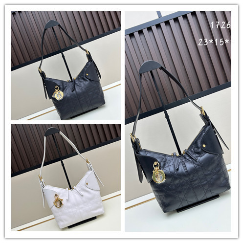 Dior New Retro Oil Wax Leather Shoulder Bag Size: 23 x 15 x 10 CM