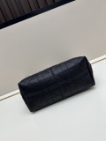 Dior New Retro Oil Wax Leather Shoulder Bag Size: 23 x 15 x 10 CM