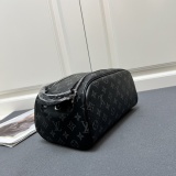Louis Vuitton Classic Logo Printed Makeup Bag Size: 28 x 16 x 13 CM