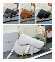 Dior New Classic Flip Saddle Bag Diagonal Cross Bag Size: 25.5 x 20 x 6.5 CM