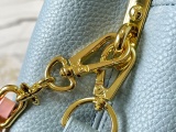 Louis Vuitton Classic Mini Flip Chain Handbag Crossbody Bag Size: 21 x 14 x 8 CM