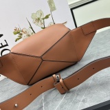 Loewe New Fashion Logo Printed Cowhide Waist Bag Crossbody Bag Size: 24 x 16 x 10.5 CM