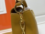 Louis Vuitton Fashion Elegant Letter Handbag Crossbody Bag Size: 21 x 14 x 8 CM