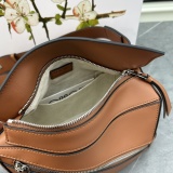 Loewe New Fashion Logo Printed Cowhide Waist Bag Crossbody Bag Size: 24 x 16 x 10.5 CM