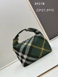 Burberry Classic Checkered Lunch Box Size: 21.5 x 10.5 x 23 CM