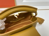 Louis Vuitton Fashion Elegant Letter Handbag Crossbody Bag Size: 21 x 14 x 8 CM