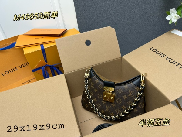 Louis Vuitton Classic Logo Chain Underarm Bag Crossbody Bag Size: 29 x 19 x 9 CM
