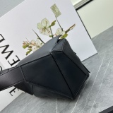Loewe New Fashion Logo Printed Cowhide Waist Bag Crossbody Bag Size: 24 x 16 x 10.5 CM