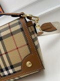 Burberry Classic Checkered Handbag Crossbody Bag Size: 24 x 8 x 14 CM