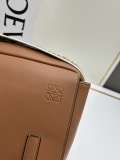 Loewe New Classic Logo Cowhide Jacquard Shoulder Strap Shoulder Bag Crossbody Bag Size: 24.5 x 18 x 10.5 CM