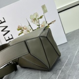 Loewe New Fashion Logo Printed Cowhide Waist Bag Crossbody Bag Size: 24 x 16 x 10.5 CM