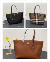 Burberry Classic Leather Tote Bag Shoulder Bag Size: 34 x 14 x 28 CM Burberry Classic Leather Tote Bag Shoulder Bag Size: 34 x 14 x 28 CM