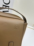 Loewe New Classic Logo Cowhide Jacquard Shoulder Strap Shoulder Bag Crossbody Bag Size: 24.5 x 18 x 10.5 CM