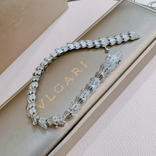 Bvlgari New Fashionable and Elegant Full Diamond Snakehead Bracelet