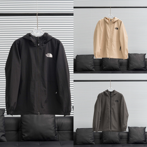 The North Face Fashion Solid Embroidered Logo Hooded Windbreaker