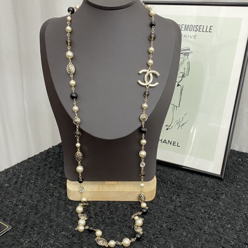 Chanel Fashion Versatile Black and White Pearl Sweater Chain
