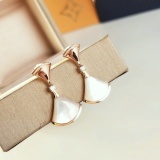 Bvlgari New Fashion White Beimu Fan Shaped Skirt Earstuds