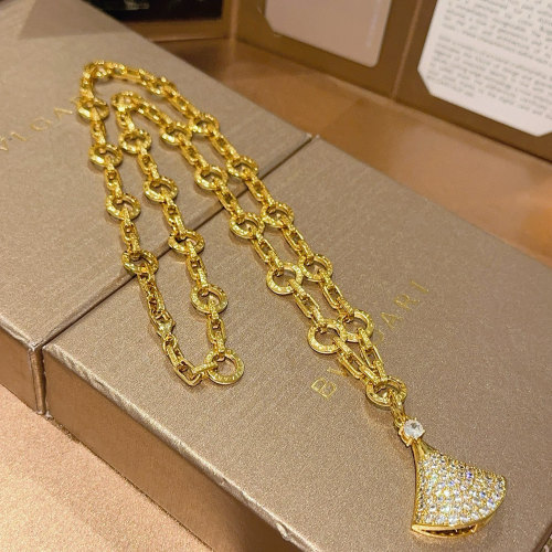 Bvlgari New Couple Fashion Diamond Set Fan Pendant Necklace
