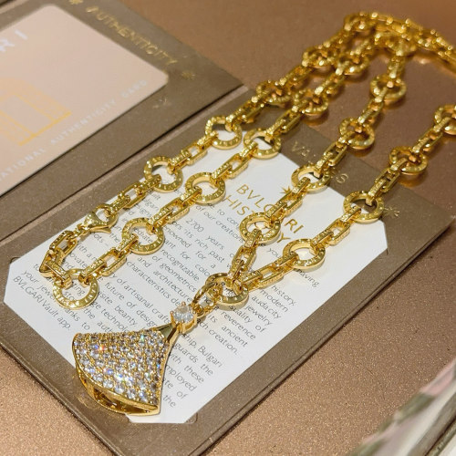 Bvlgari New Couple Fashion Diamond Set Fan Pendant Necklace