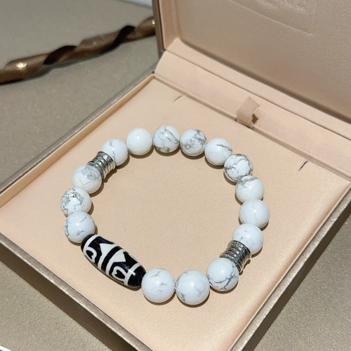Bvlgari New Couple Retro Natural White Clam Bracelet