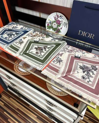 Dior Fashion Elegant Floral Printed Cashmere Scarf Size: 65 x 185 CM