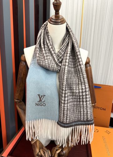 Louis Vuitton New Couple Classic Embroidered Logo Checkered Cashmere Scarf Size: 32 x 200 CM