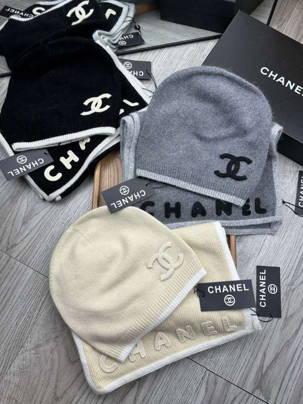 Chanel Couple Classic Versatile Embroidered Logo Wool Hat Set