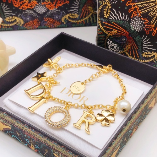 Louis Vuitton Fashion Versatile Star Clover Letter Bracelet