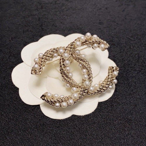 Chanel New Fashion Versatile Pearl Brooch