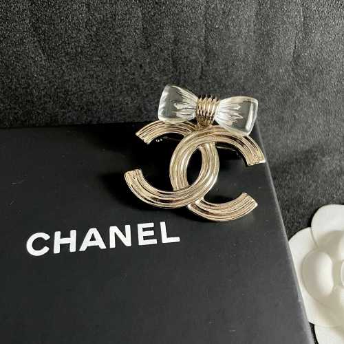 Chanel New Fashion Versatile CC Brooch