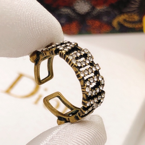 Dior New Fashion Versatile Pearl Set Diamond Ring