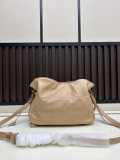 Yves Saint Laurent Classic Sheepskin Chain Shoulder Bag Diagonal Span Bag Size: 25 × 19 × 13 CM