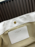Yves Saint Laurent Classic Sheepskin Chain Shoulder Bag Diagonal Span Bag Size: 25 × 19 × 13 CM
