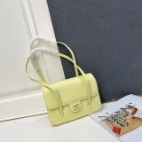 Chanel New Fashion CC Flip Shoulder Bag Size: 22 × 13 × 7 CM
