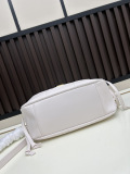 Yves Saint Laurent Classic Sheepskin Chain Shoulder Bag Diagonal Span Bag Size: 25 × 19 × 13 CM