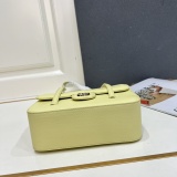 Chanel New Fashion CC Flip Shoulder Bag Size: 22 × 13 × 7 CM