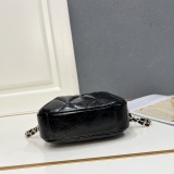 Chanel Classic CC Lacquer Shell Bag Handbag Size: 18 × 13 × 7 CM