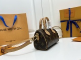 Louis Vuitton Classic Mini Vintage Handbag Diagonal Cross Bag Size: 16 x 10 x 7.5 CM