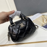 Chanel Classic CC Lacquer Shell Bag Handbag Size: 18 × 13 × 7 CM